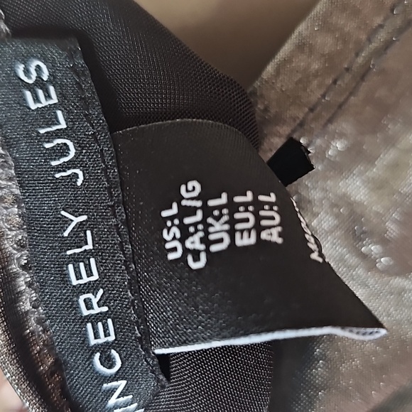 Sincerely Jules Metallic Silver Cowl Neck Top Size Large - Picture 6 of 8